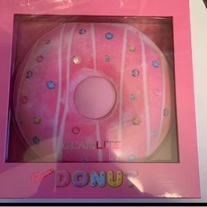 BRAND NEW SPECIAL EDITION! The pigmentation is amazing!